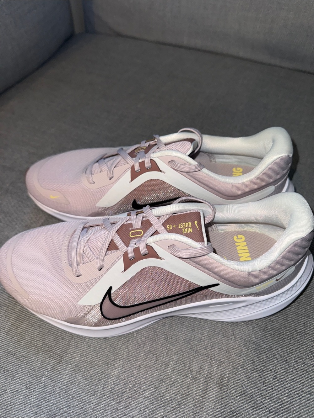 NWOT - Nike Quest —->O5 Athletic Walking Sneakers